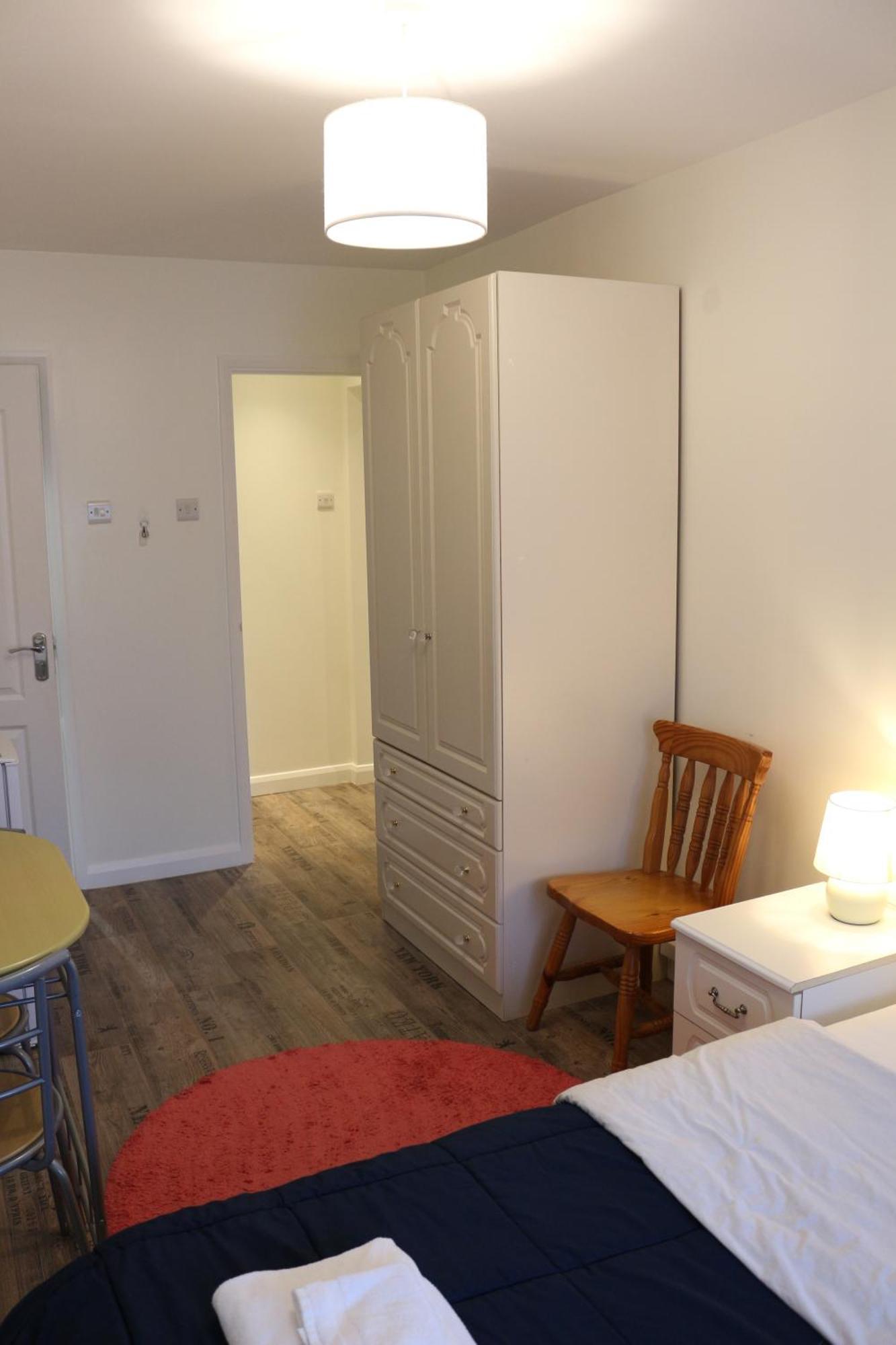 Ensuite Master Bedroom, Private Bathroom, Inside Family Home, Walking Distance To Harry Potter Watford  Exterior foto